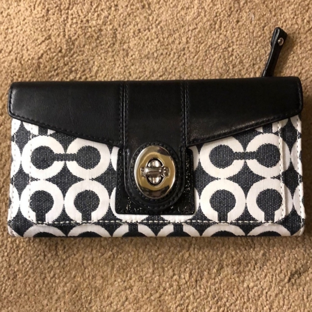 Coach Peyton Wallet